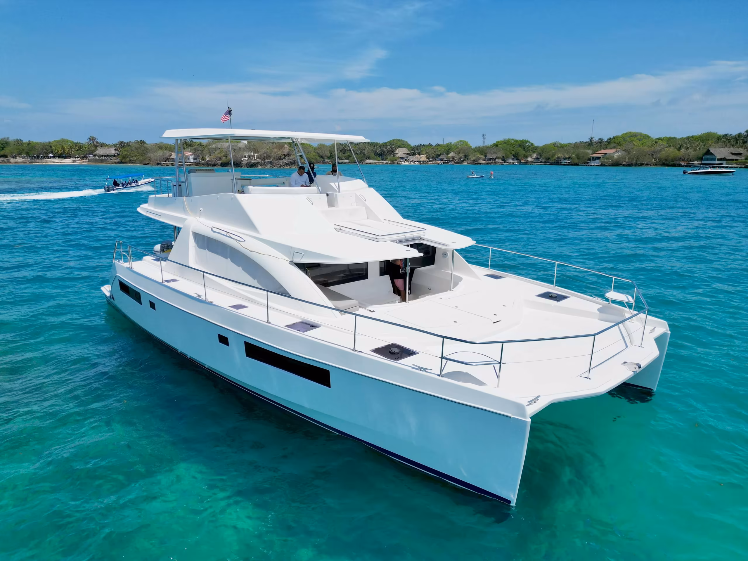 Catamarán de Motor de Lujo de 51 pies